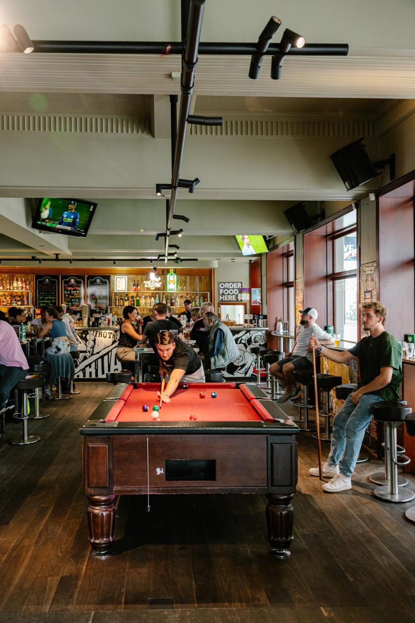 Hotel Bar Broadway